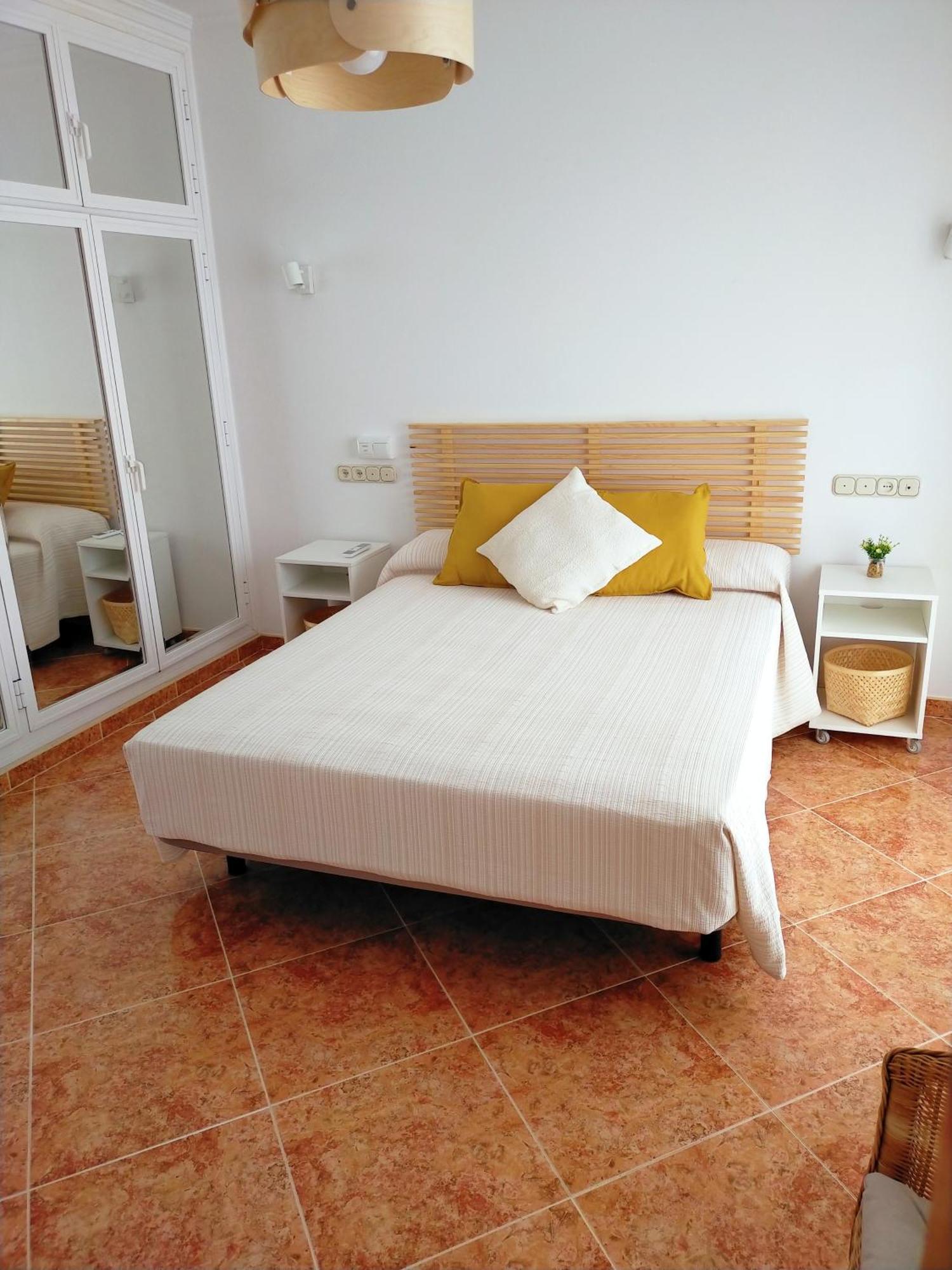 Casa Playa, Terraza Y Garaje Apartment Nerja Bagian luar foto